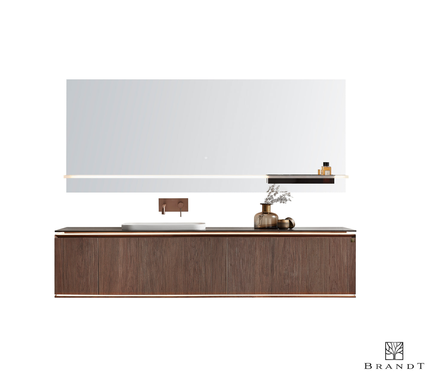 Unikt design baderomsmøbel i heltre fra Brandt Bad med rillete fronter og LED belysning.