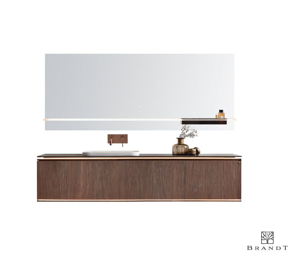 Unikt design baderomsmøbel i heltre fra Brandt Bad med rillete fronter og LED belysning.